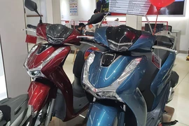 Giá xăng tăng, phải tốn bao nhiêu tiền để đổ đầy bình xe Honda SH 125i/150i? 