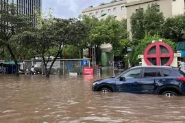 20 hạng mục cần kiểm tra khi ô tô 'lội nước' sau cơn mưa lớn ở Hà Nội