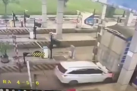 Cố tình trốn qua trạm thu phí gây tai nạn, bảo hiểm có phải bồi thường?