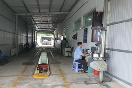 Trung tâm Đăng kiểm bất ngờ vắng vẻ, chờ xe đến kiểm định