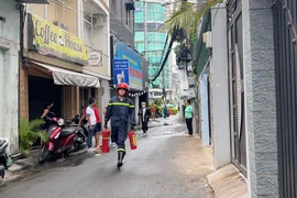 Cháy tòa nhà có quán bar, cà phê ở Phú Nhuận