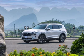 Mẫu Santa Fe Hybrid mới của Hyundai có đáng mua?