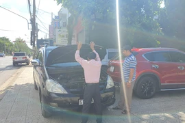 Thị trường ô tô cũ ế ẩm, người bán 'ngồi chơi là chính'