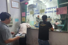 Xử lý sao với ô tô nộp 'dư' phí sử dụng đường bộ theo quy định mới?