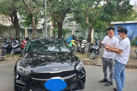 'Gỡ rối' khi khách thuê xe tự lái không được giữ cà vẹt xe bản gốc
