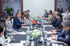 Tổng thống Philippines gặp gỡ ông Phạm Nhật Vượng về vấn đề phát triển xe điện