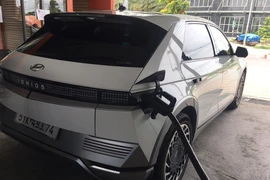 Gặp khó với loạt thủ tục xây dựng trạm sạc cho ô tô điện, xe máy điện