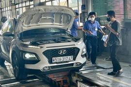 Cuối năm, trung tâm đăng kiểm tại TP.HCM lại đông