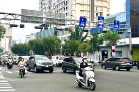 Có nên mua xe máy, ô tô xăng thời điểm này?