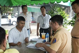 TP.HCM: Từ 16-3, nộp lệ phí sát hạch lái xe không tiền mặt