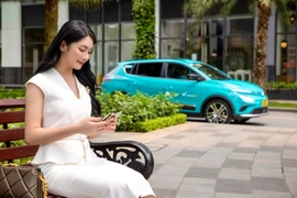 Xóa sổ tên cũ Xanh SM, hãng xe của tỉ phú Vượng tham vọng gì khi vươn ra biển lớn?
