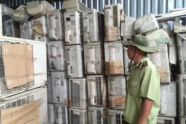 Trinh sát xuyên đêm phát hiện xe 'khủng' chở máy lạnh 