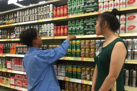 'Người đẹp' bia Sài Gòn so kè với đại gia Heineken