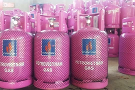 Giá gas tháng 5 bất ngờ tăng mạnh 10.000 đồng/bình