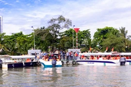 Du lịch đường sông: Nói nhiều, làm chẳng được bao nhiêu