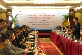 Nhà đầu tư Nhật hết phàn nàn về phí 'gầm bàn', bôi trơn