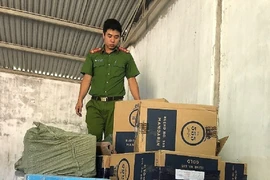 Hơn 10 ngàn bao thuốc lá lậu giấu trong nhà trọ 