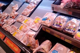 Sau heo, đến lượt giá gà tăng nhưng không có để bán