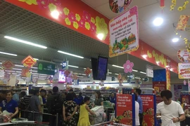 Người dân Đà Nẵng tranh thủ mua sắm vào 30 tết