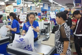 Siêu thị mở cửa mùng 2 tết, sức mua tăng mạnh