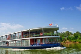 Du thuyền 5 sao trên sông Sài Gòn 'méo mặt' vì dịch Corona