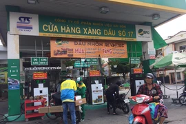 Trước giờ giá xăng dự báo tăng, người dân TP.HCM thờ ơ 
