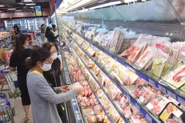 Siêu thị giảm giá nhiều sản phẩm, bán thịt heo không lợi nhuận