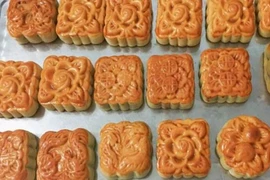 Kiểm tra bánh trung thu tự làm không rõ xuất xứ