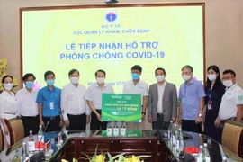 Tặng cháo tươi, cà phê Ông Bầu các bệnh viện tuyến đầu 
