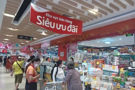TÚ UYÊN