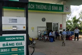 Cửa hàng xăng dầu ở Long An bán dầu DO không phù hợp quy chuẩn. Ảnh: Cục QLTT tỉnh Long An