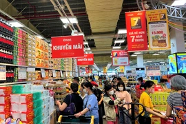 Doanh thu bán lẻ tăng nhưng người dân vẫn có tâm lý thắt chặt chi tiêu