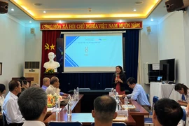 Chuyên gia chia sẻ tại hội nghị