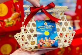 Hộp bánh trung thu tái sử dụng. ẢNH: TÚ UYÊN