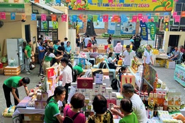 1.000 sản phẩm vùng miền tại phiên chợ 'Tết Xanh- Quà Việt' ở TP.HCM
