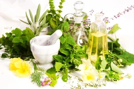 Cấm mỹ phẩm quảng cáo 'tốt nhất' là chưa hợp lý?