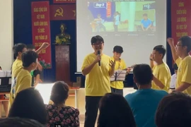 “Lần đầu tôi họp phụ huynh kiểu này”…