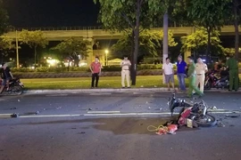 Hai xe máy tông nhau khiến ba người thương vong
