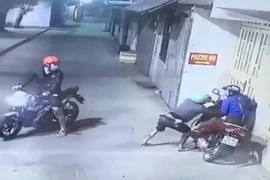 Bắt nghi can xịt hơi cay cướp tài sản cô gái lúc rạng sáng