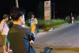 Nửa đêm mà nhiều người còn tới live stream vụ Tuấn 'khỉ' 