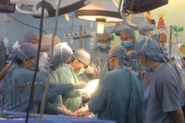 Công an điều tra vụ bé 9 tuổi bị vật nhọn đâm thủng tim