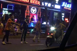 Gò Vấp xử lý các Beer Club tràn ra đường Phạm Văn Đồng