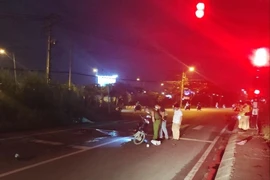 Dân đuổi theo xe bồn cán chết người ở huyện Nhà Bè
