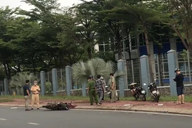 Người đi xe máy tử vong sau khi tông hai cụ bà tập thể dục