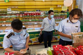 Kiểm tra giá bán hàng tại chuỗi Bách Hóa Xanh tại TP Thủ Đức