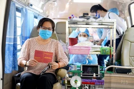 Cô giáo 38 lần, bà bán vé số 15 lần hiến máu nhân đạo
