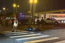 2 xe máy tông nhau trong đêm, 3 người thương vong tại TP Thủ Đức