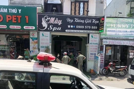Con gái phát hiện mẹ bị thương, cha tử vong trong tư thế treo cổ ở Thủ Đức