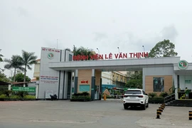 3 phụ nữ ngộ độc nói do ăn bánh người lạ nhưng hiện trường có 40 vỏ bóng cười