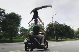 Thông tin mới vụ nghệ sĩ Quốc Cơ, Quốc Nghiệp chồng đầu khi chạy xe máy điện